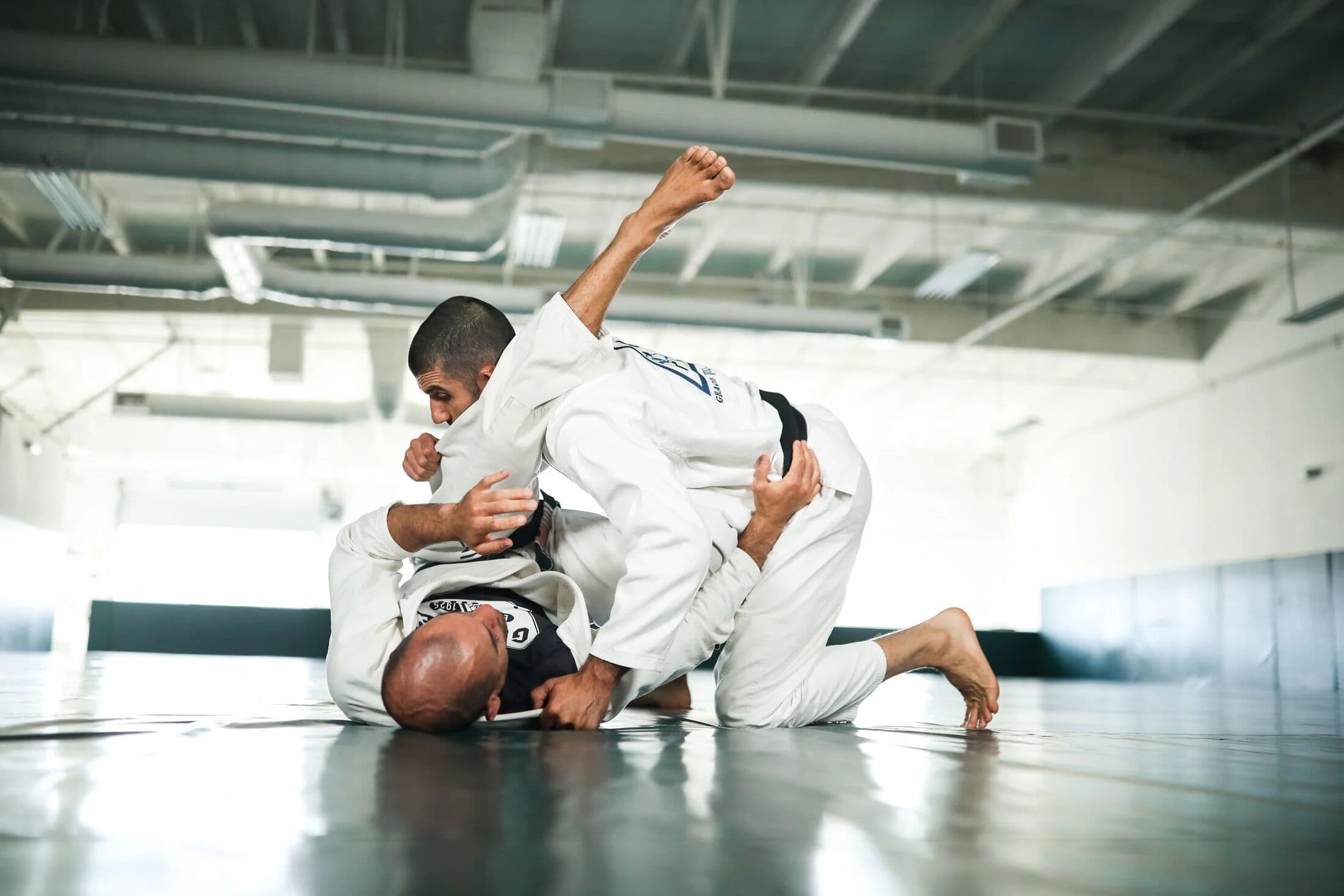 Side mount escapes
